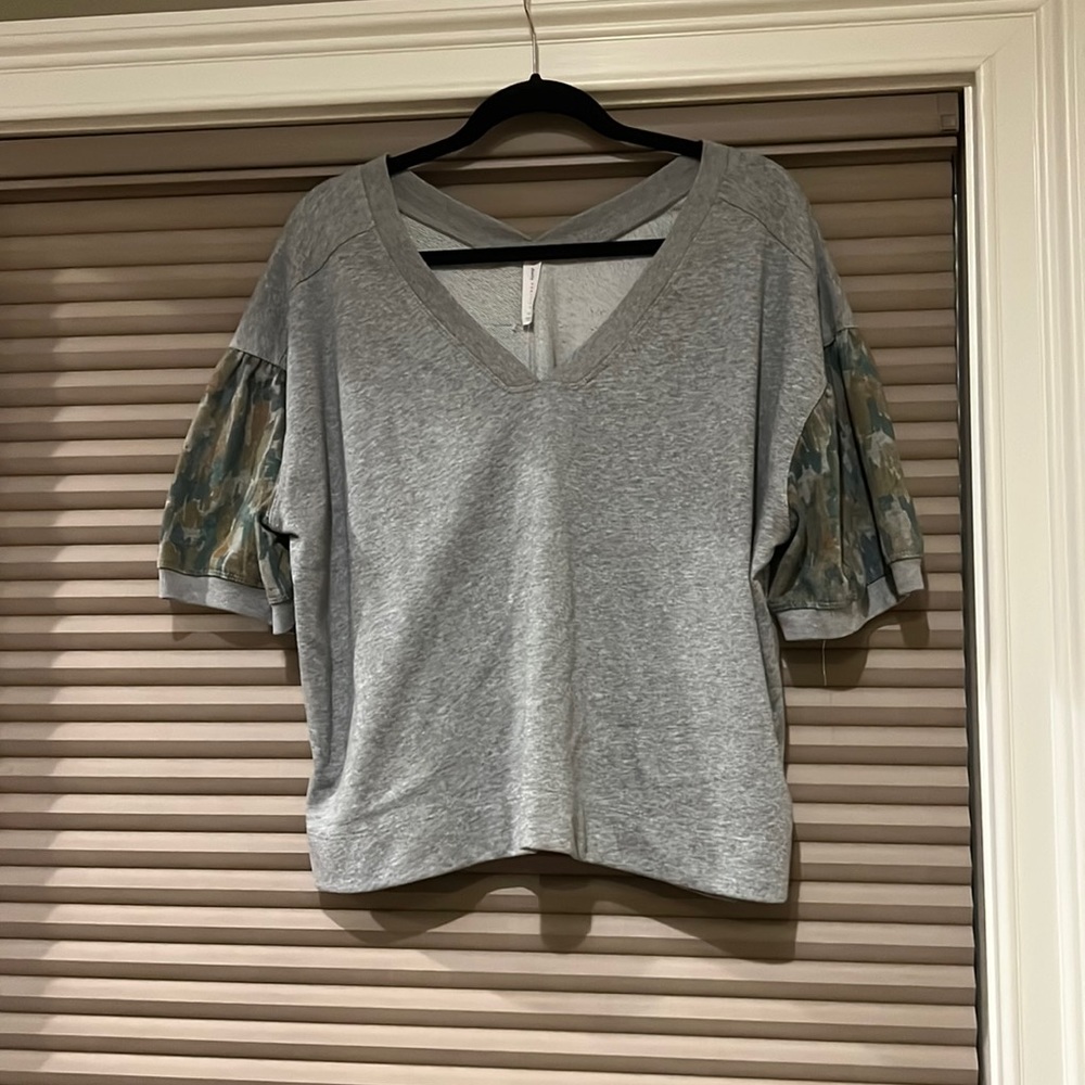Sweatshirt